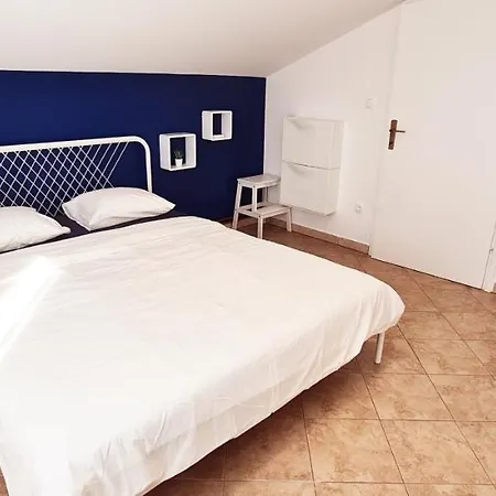 Dora Apartment